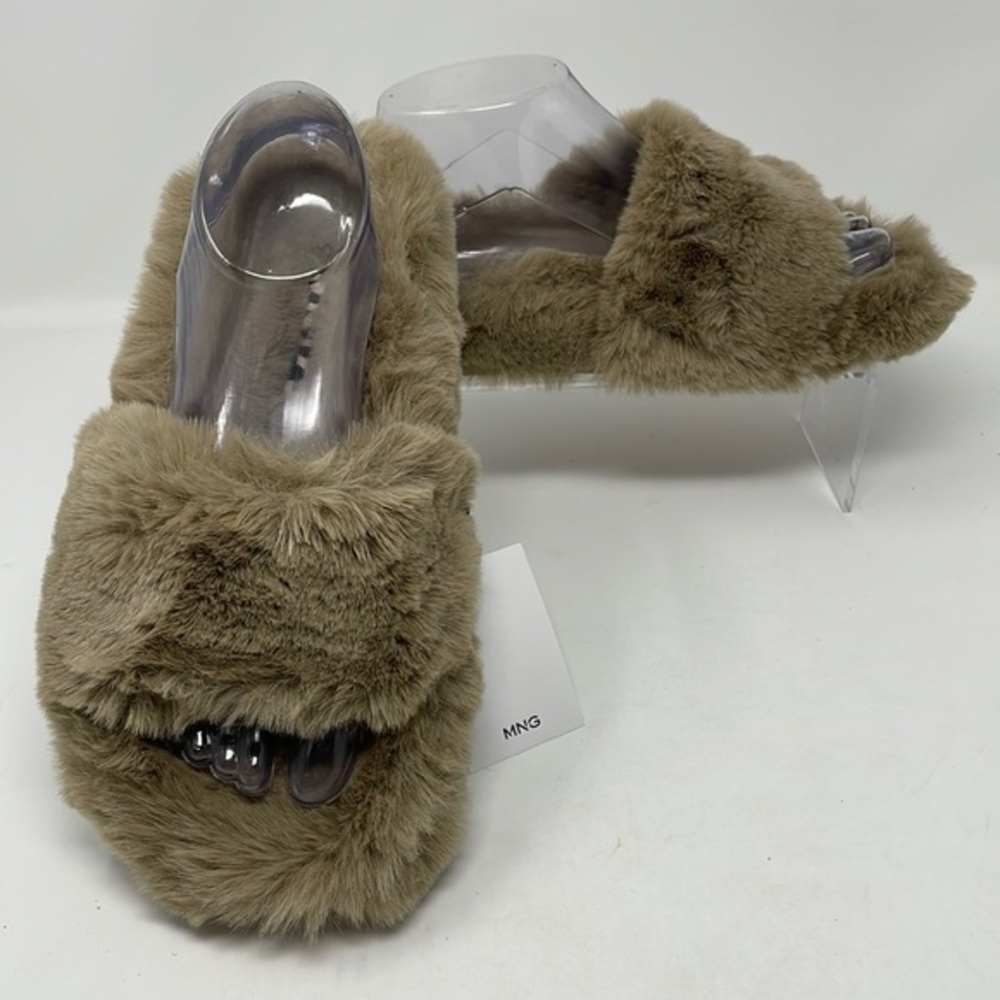 NWT Mango Faux-Fur Beige Felt Sandals SZ 37EUR (CHECK MANGO SIZE CHART = 6.5US)